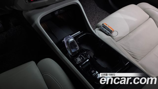 Volvo XC40 B4 Ultimate Bright 2023 — фото 9