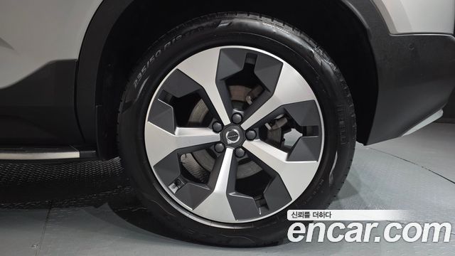 Volvo XC40 B4 Ultimate Bright 2023 — фото 21