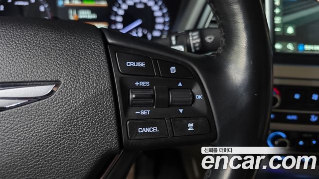 Genesis G80 3.3 GDI AWD Premium Luxury 2017 — фото 17