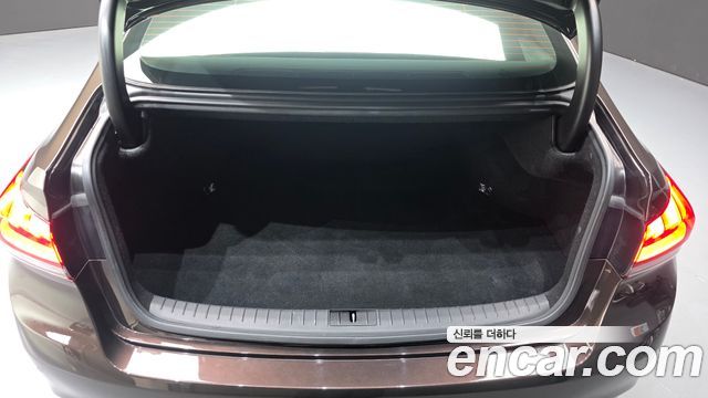 Genesis G80 3.3 GDI AWD Premium Luxury 2017 — фото 19