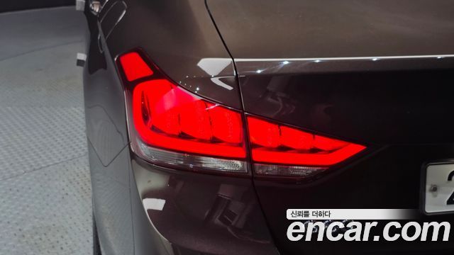 Genesis G80 3.3 GDI AWD Premium Luxury 2017 — фото 23