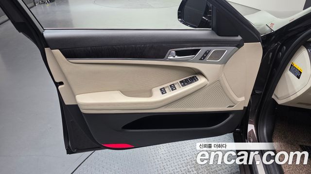 Genesis G80 3.3 GDI AWD Premium Luxury 2017 — фото 24