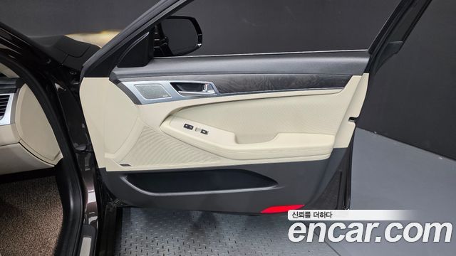 Genesis G80 3.3 GDI AWD Premium Luxury 2017 — фото 25