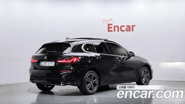 BMW 1 Series (F40) 120i Sports 2024 — фото 2