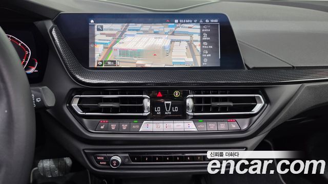 BMW 1 Series (F40) 120i Sports 2024 — фото 12