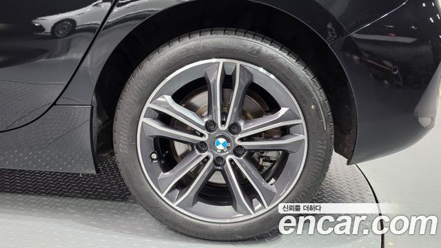 BMW 1 Series (F40) 120i Sports 2024 — фото 21