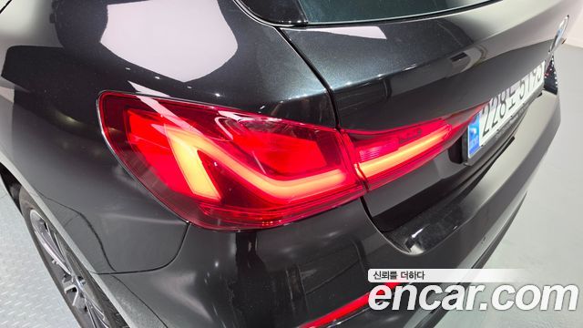 BMW 1 Series (F40) 120i Sports 2024 — фото 23