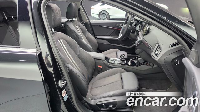 BMW 1 Series (F40) 120i Sports 2024 — фото 26