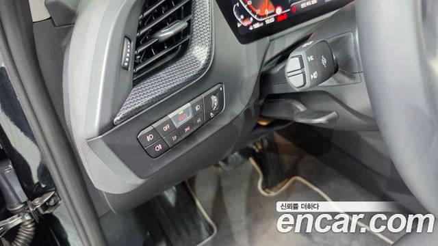BMW 1 Series (F40) 120i Sports 2024 — фото 28