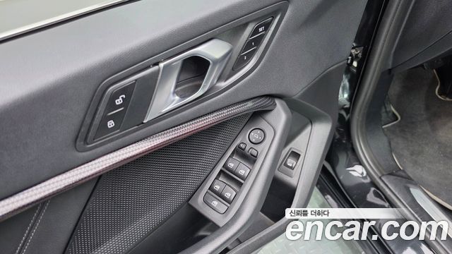 BMW 1 Series (F40) 120i Sports 2024 — фото 30