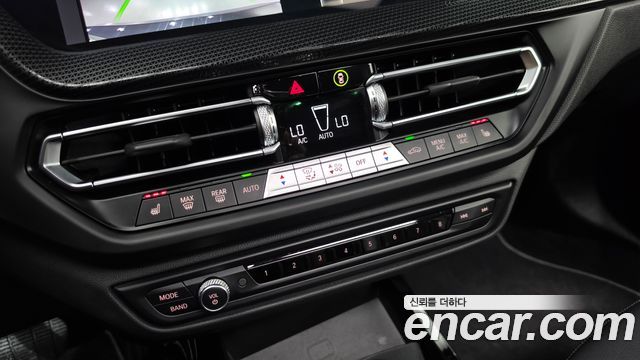 BMW 1 Series (F40) 120i Sports 2024 — фото 31