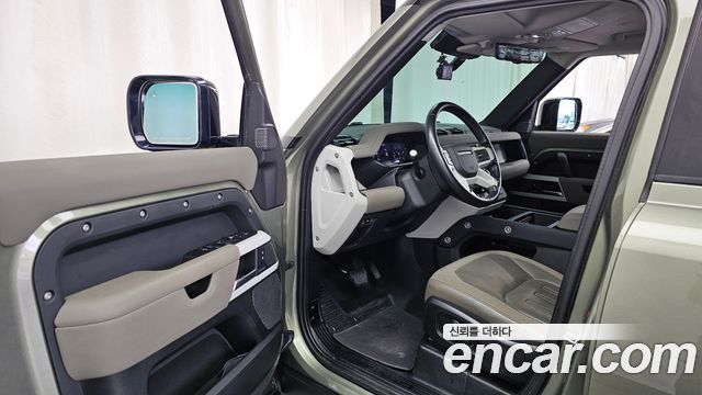 Land Rover Defender (L663) 110 D240 SE 2020 — фото 10
