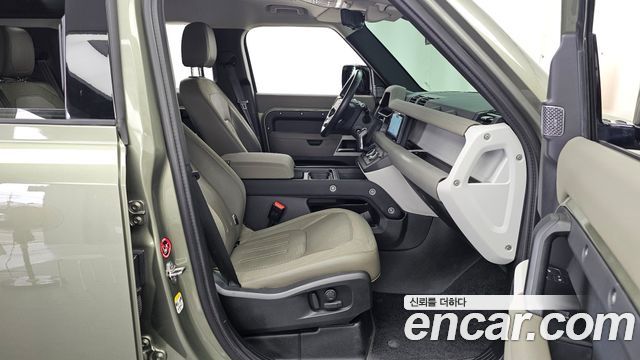 Land Rover Defender (L663) 110 D240 SE 2020 — фото 11