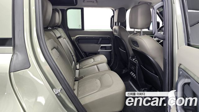 Land Rover Defender (L663) 110 D240 SE 2020 — фото 12
