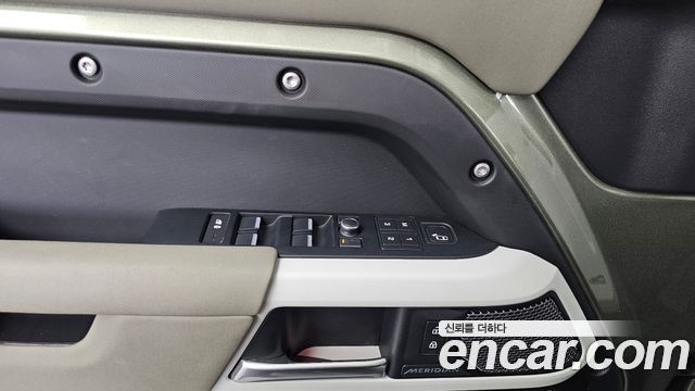 Land Rover Defender (L663) 110 D240 SE 2020 — фото 28