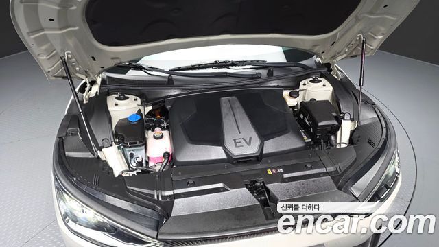 Kia EV6 Standard 4WD Air 2023 — фото 6