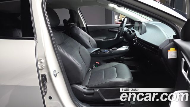 Kia EV6 Standard 4WD Air 2023 — фото 11