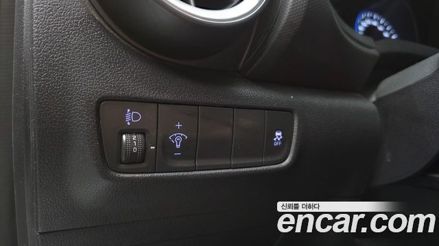Hyundai Kona Gasoline 2.0 2WD Modern 2023 — фото 20