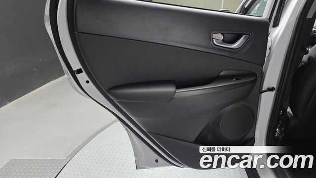 Hyundai Kona Gasoline 2.0 2WD Modern 2023 — фото 25
