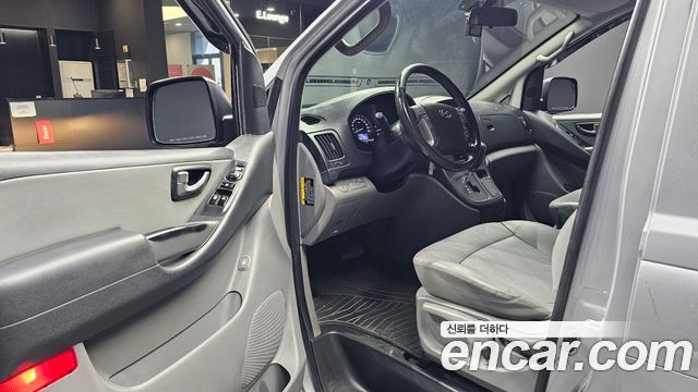 Hyundai Grand Starex Van 5-Seater Modern 2020 — фото 10