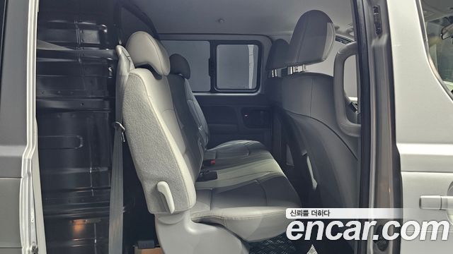 Hyundai Grand Starex Van 5-Seater Modern 2020 — фото 12