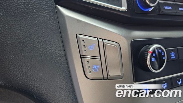 Hyundai Grand Starex Van 5-Seater Modern 2020 — фото 18