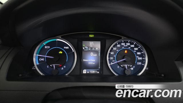 Toyota Camry Hybrid XLE 2017 — фото 8
