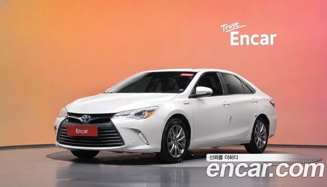 Toyota Camry Hybrid XLE 2017 — фото 1