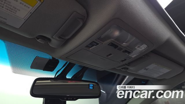 Toyota Camry Hybrid XLE 2017 — фото 34