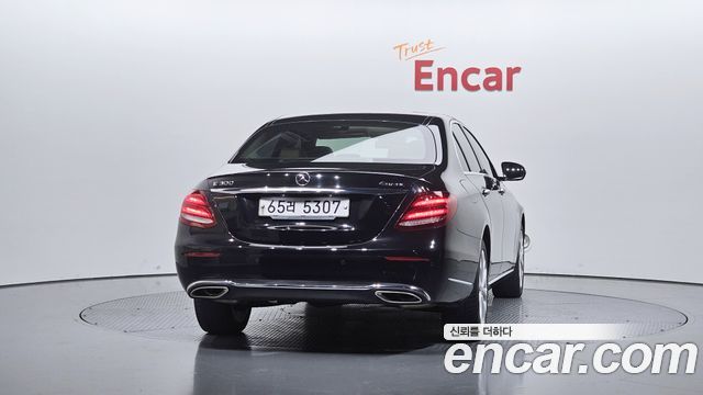 Mercedes-Benz E-Class (W213) E300 4MATIC Exclusive Standard 2018 — фото 4