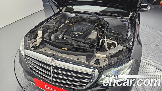 Mercedes-Benz E-Class (W213) E300 4MATIC Exclusive Standard 2018 — фото 6