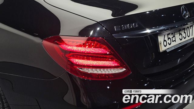 Mercedes-Benz E-Class (W213) E300 4MATIC Exclusive Standard 2018 — фото 23