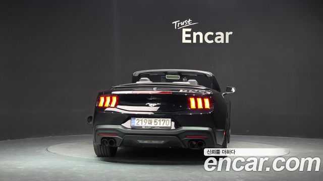 Ford Mustang (VII) 2.3 Ecoboost Premium Convertible 2024 — фото 4