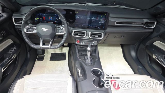 Ford Mustang (VII) 2.3 Ecoboost Premium Convertible 2024 — фото 7