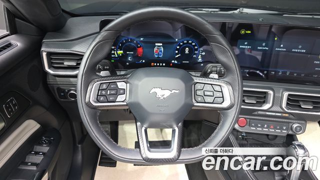 Ford Mustang (VII) 2.3 Ecoboost Premium Convertible 2024 — фото 13