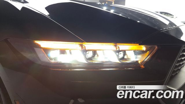Ford Mustang (VII) 2.3 Ecoboost Premium Convertible 2024 — фото 22