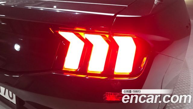 Ford Mustang (VII) 2.3 Ecoboost Premium Convertible 2024 — фото 23