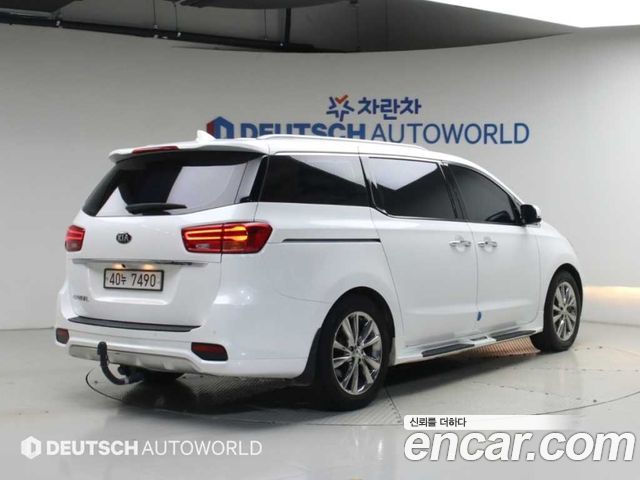 Kia Carnival 9-Seater Prstige 2019 — фото 2