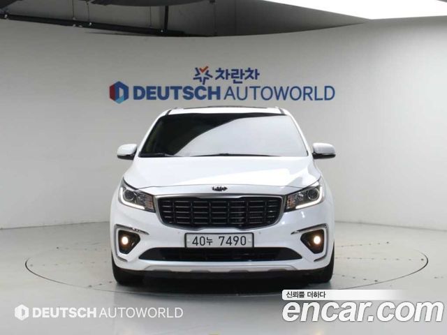 Kia Carnival 9-Seater Prstige 2019 — фото 3