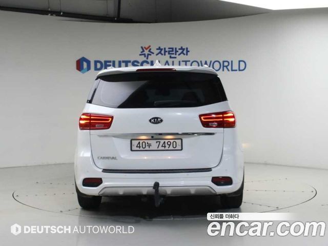 Kia Carnival 9-Seater Prstige 2019 — фото 4