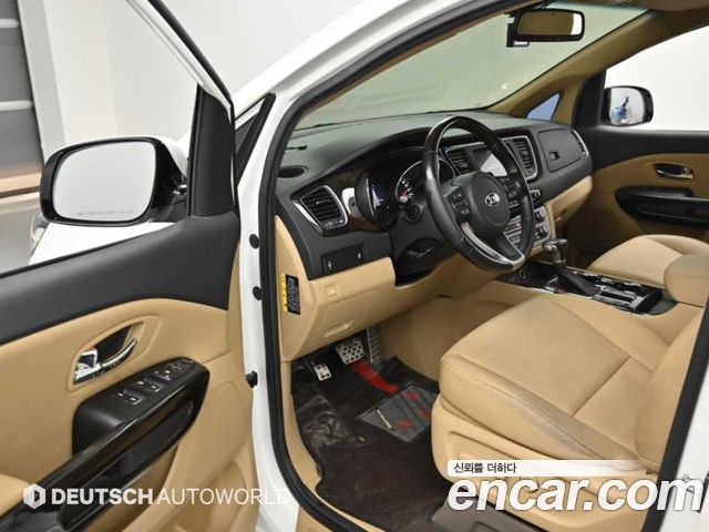 Kia Carnival 9-Seater Prstige 2019 — фото 15