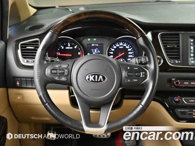 Kia Carnival 9-Seater Prstige 2019 — фото 17