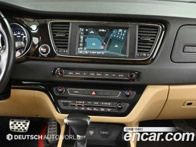 Kia Carnival 9-Seater Prstige 2019 — фото 18
