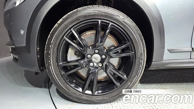 Volvo V90 Cross Country D5 PRO AWD 2018 — фото 5