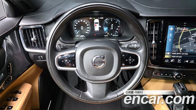 Volvo V90 Cross Country D5 PRO AWD 2018 — фото 18