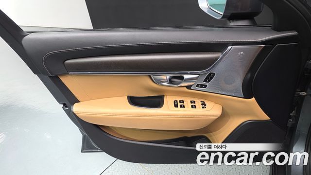 Volvo V90 Cross Country D5 PRO AWD 2018 — фото 30