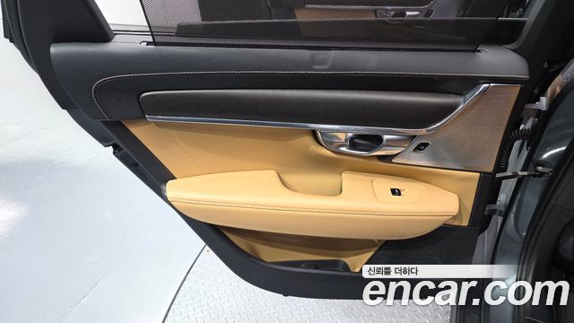 Volvo V90 Cross Country D5 PRO AWD 2018 — фото 31