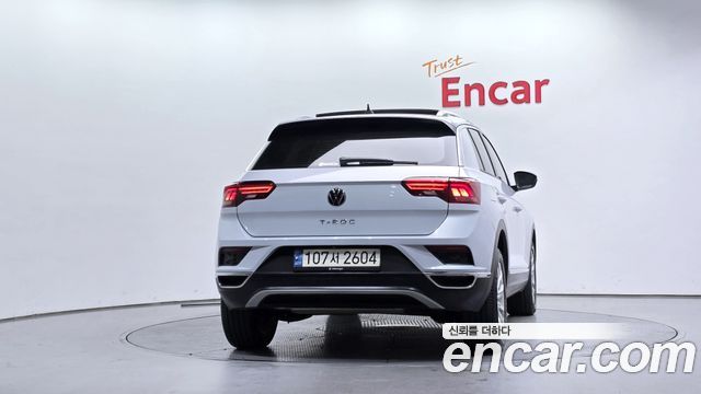 Volkswagen T-Roc 2.0 TDI Premium 2021 — фото 4