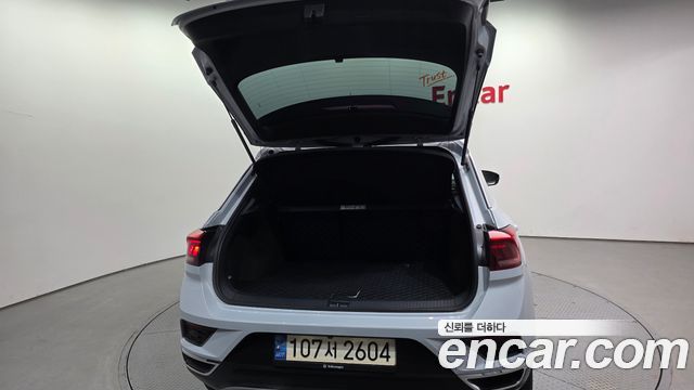 Volkswagen T-Roc 2.0 TDI Premium 2021 — фото 20