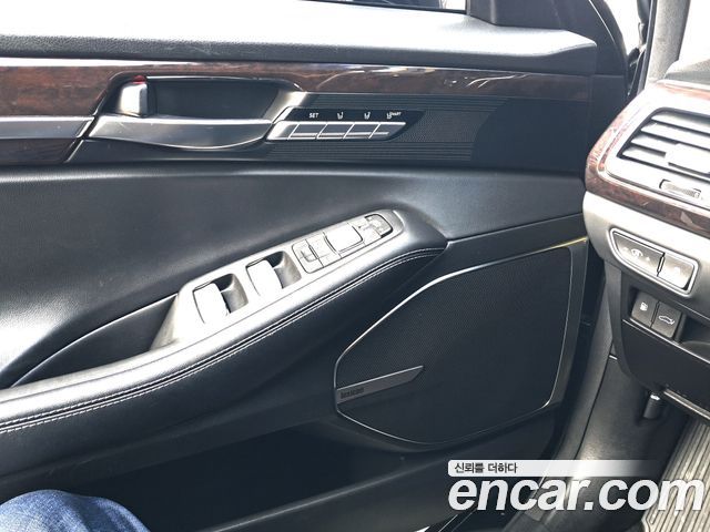 Genesis EQ900 3.8 GDI AWD Luxury 2018 — фото 20